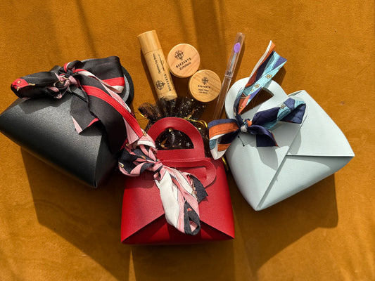 3 in 1 ''Love Your Lips" Total Lip Care Package *[FREE: Mini backpack + Bee charm + Makeup brush]