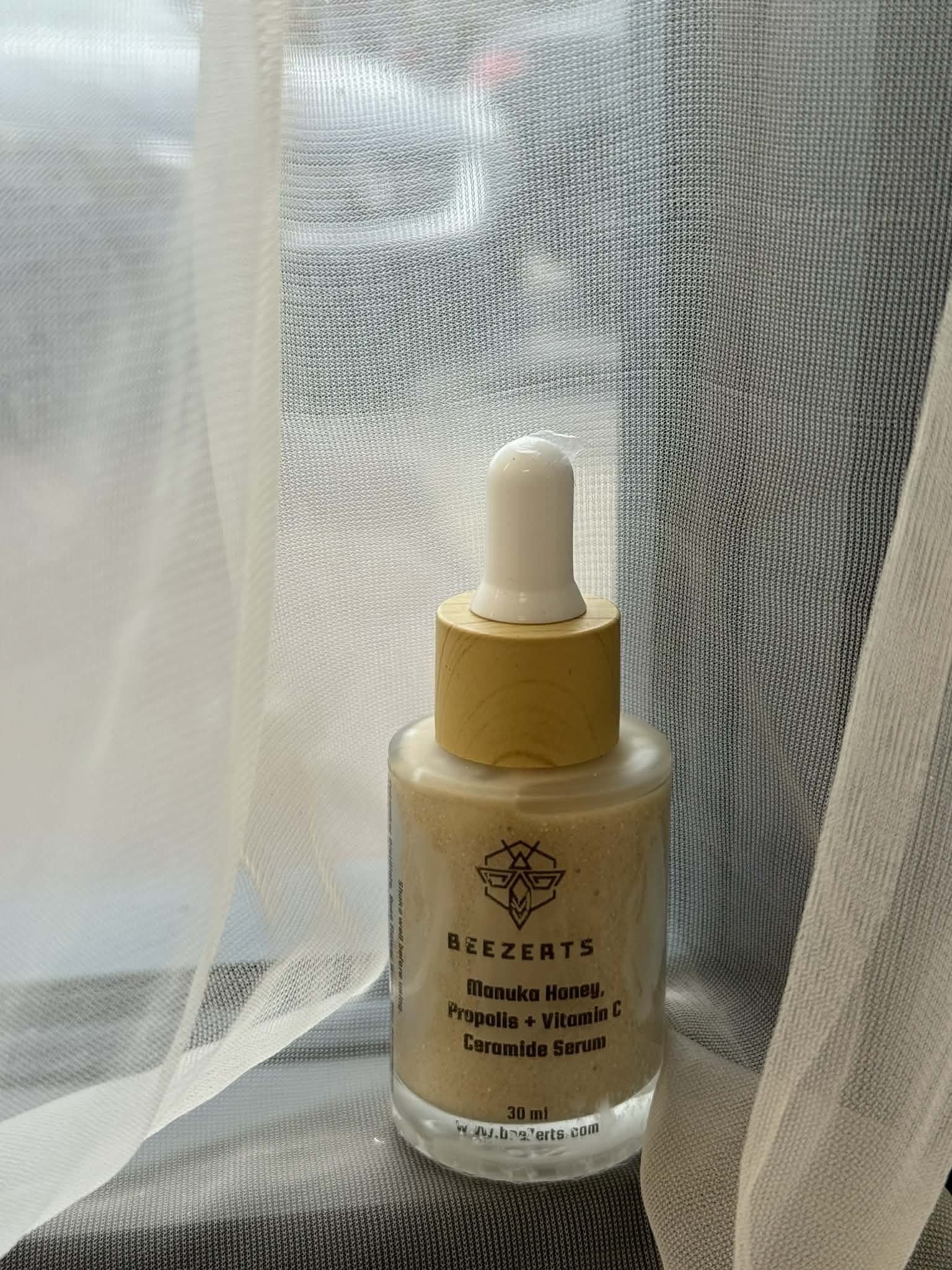 BeeZerts Manuka Honey + Bee Propolis + Ceramide + Vitamin C Repair Moisturizing Treatment 60ml